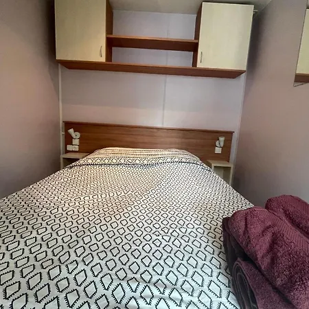 Papou's With Terrace